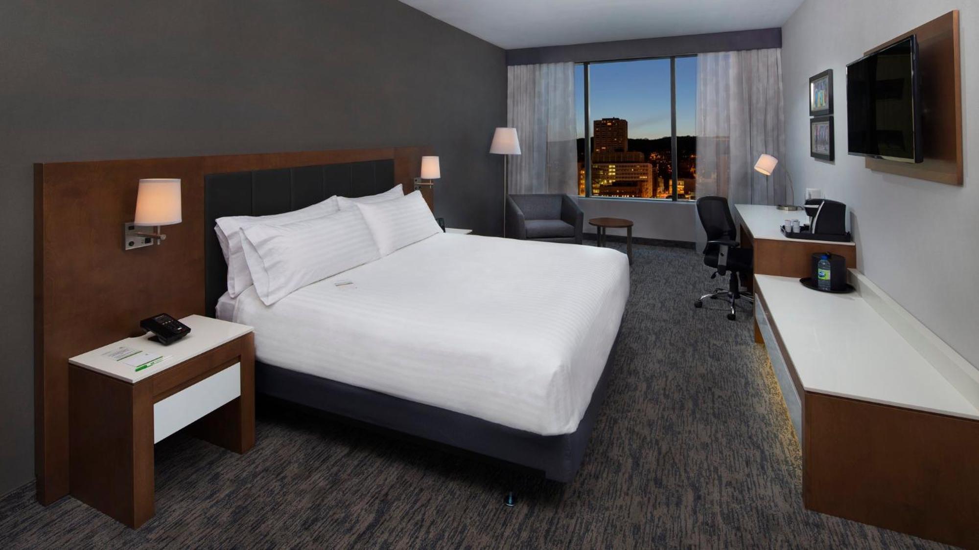 Holiday Inn Hotel & Suites - Montreal Centre-Ville Ouest, An Ihg Hotel Zewnętrze zdjęcie